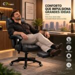 Cadeira Escritório C7 Neo Prestige preta, em uso no escritório